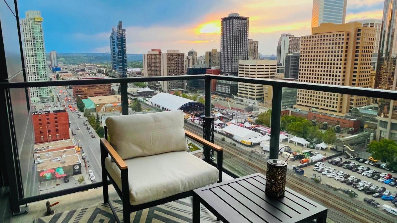 Luxury Downtown Sunset Getaway - Your Home Away From Home - Fully Stocked Kitchen, Gym, Balcony, Free Parking Κάλγκαρι Εξωτερικό φωτογραφία
