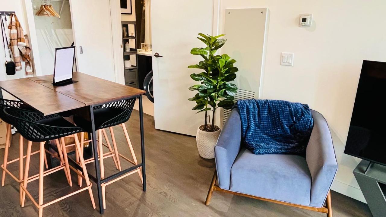 Luxury Downtown Sunset Getaway - Your Home Away From Home - Fully Stocked Kitchen, Gym, Balcony, Free Parking Κάλγκαρι Εξωτερικό φωτογραφία