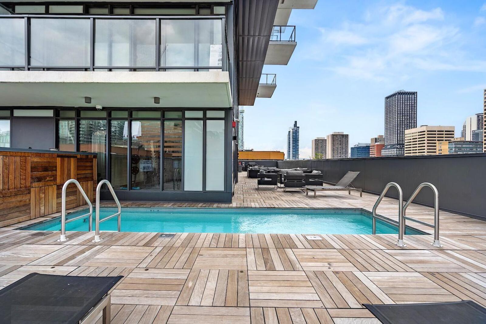 Luxury Downtown Sunset Getaway - Your Home Away From Home - Fully Stocked Kitchen, Gym, Balcony, Free Parking Κάλγκαρι Εξωτερικό φωτογραφία